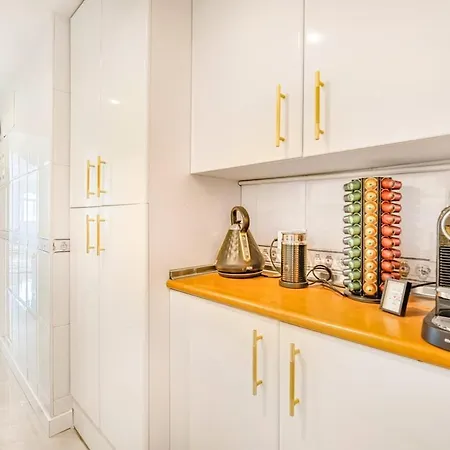 Amazing With Sea View In Puerto Banus * Марбелья