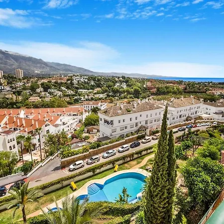 Amazing With Sea View In Puerto Banus *