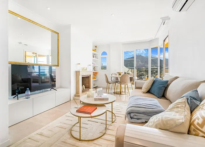 Amazing With Sea View In Puerto Banus * 马尔韦利亚