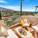 Amazing With Sea View In Puerto Banus *