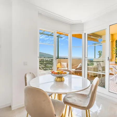 Amazing With Sea View In Puerto Banus 아파트 마르베야