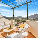 Amazing With Sea View In Puerto Banus *